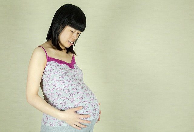 妊娠中に白髪が増える4つの原因 出産後ちゃんと黒髪に治るの 若白髪王子 おすすめ白髪ケア 白髪染めを実践する口コミブログ